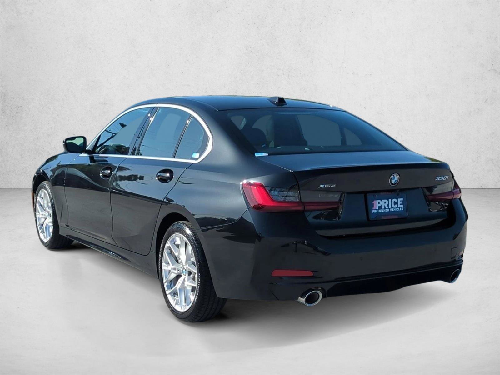 Certified 2025 BMW 330i xDrive Sedan w/ Convenience Package AWD/4WD image 8