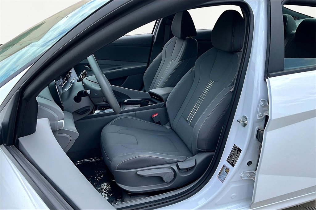 Used 2024 Hyundai Elantra SEL image 25