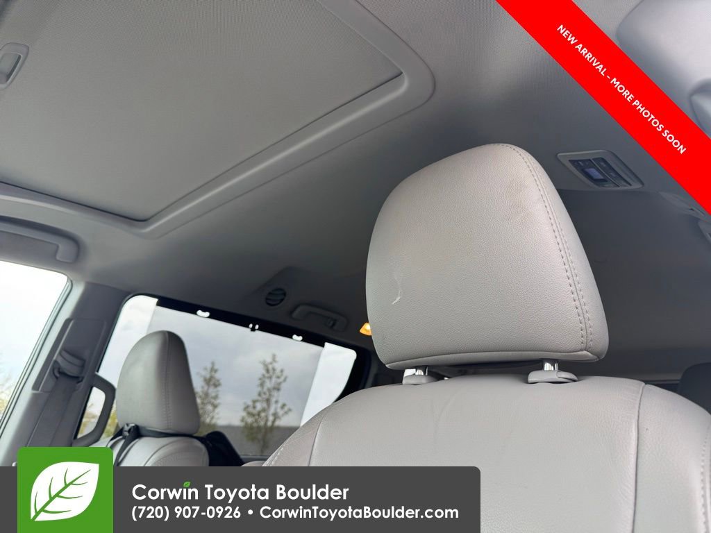 Used 2017 Toyota Sienna XLE w/ XLE Navigation Package image 9