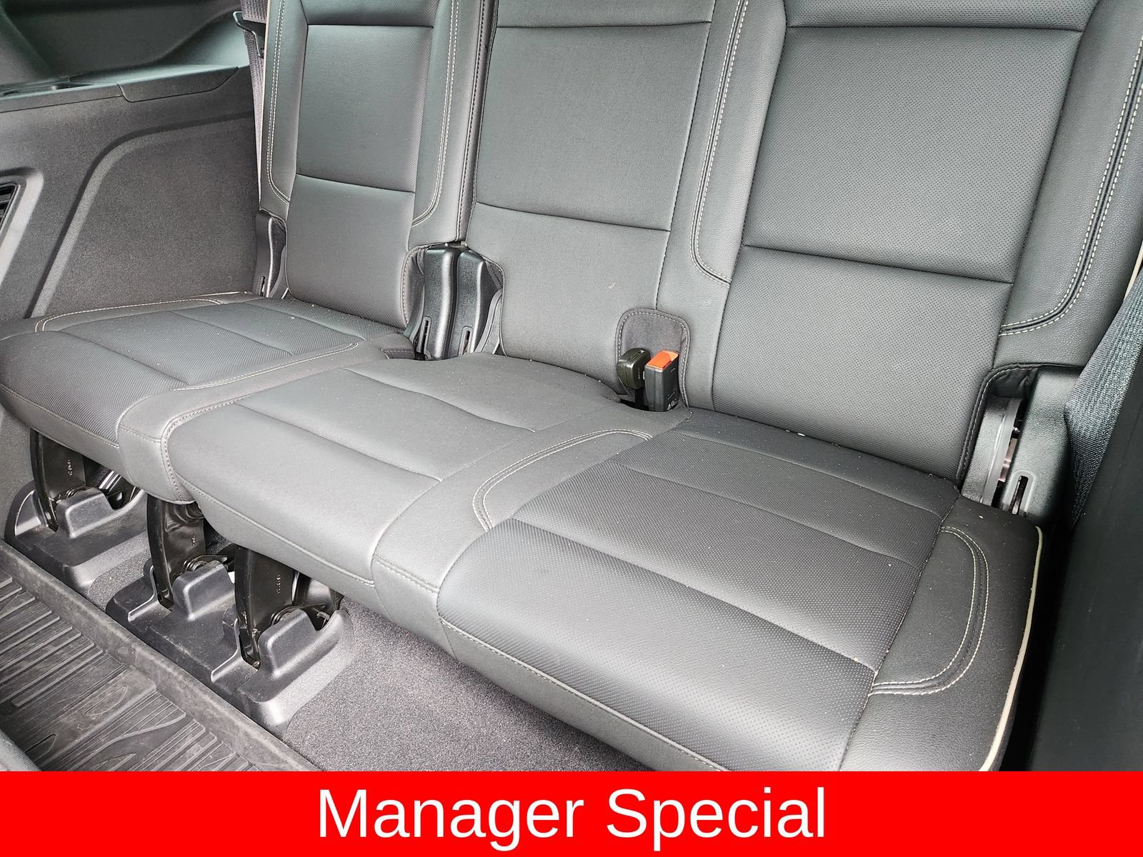 Used 2024 GMC Yukon SLT AWD/4WD image 32