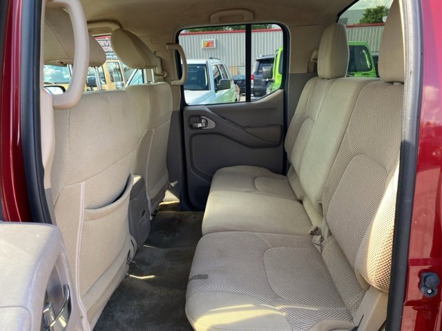 Used 2018 Nissan Frontier SV image 16