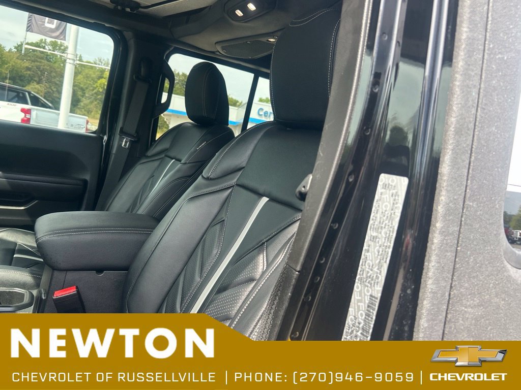 Used 2024 Jeep Wrangler Unlimited Rubicon w/ Technology Group AWD/4WD image 5