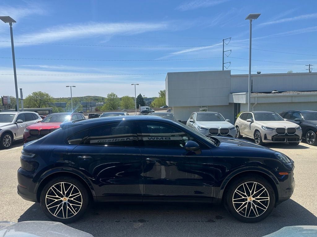 Used 2024 Porsche Cayenne Coupe AWD/4WD image 5