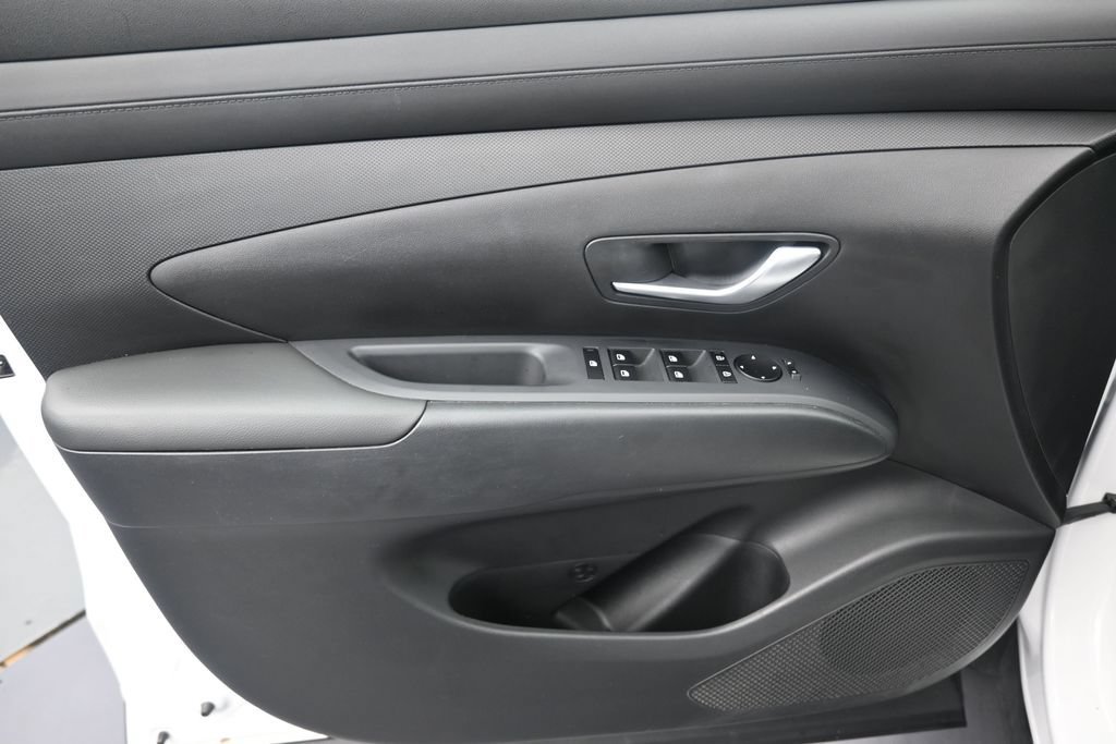 Used 2025 Hyundai Santa Cruz SEL FWD image 11