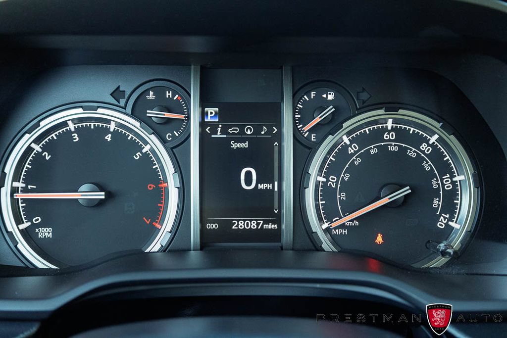 Used 2022 Toyota 4Runner TRD Off-Road Premium w/ Moonroof Package AWD/4WD image 25