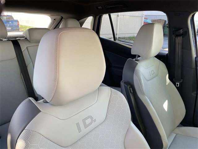 Used 2021 Volkswagen ID.4 Pro S image 36