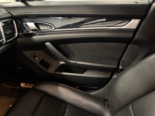 Used 2013 Porsche Panamera GTS AWD/4WD image 16