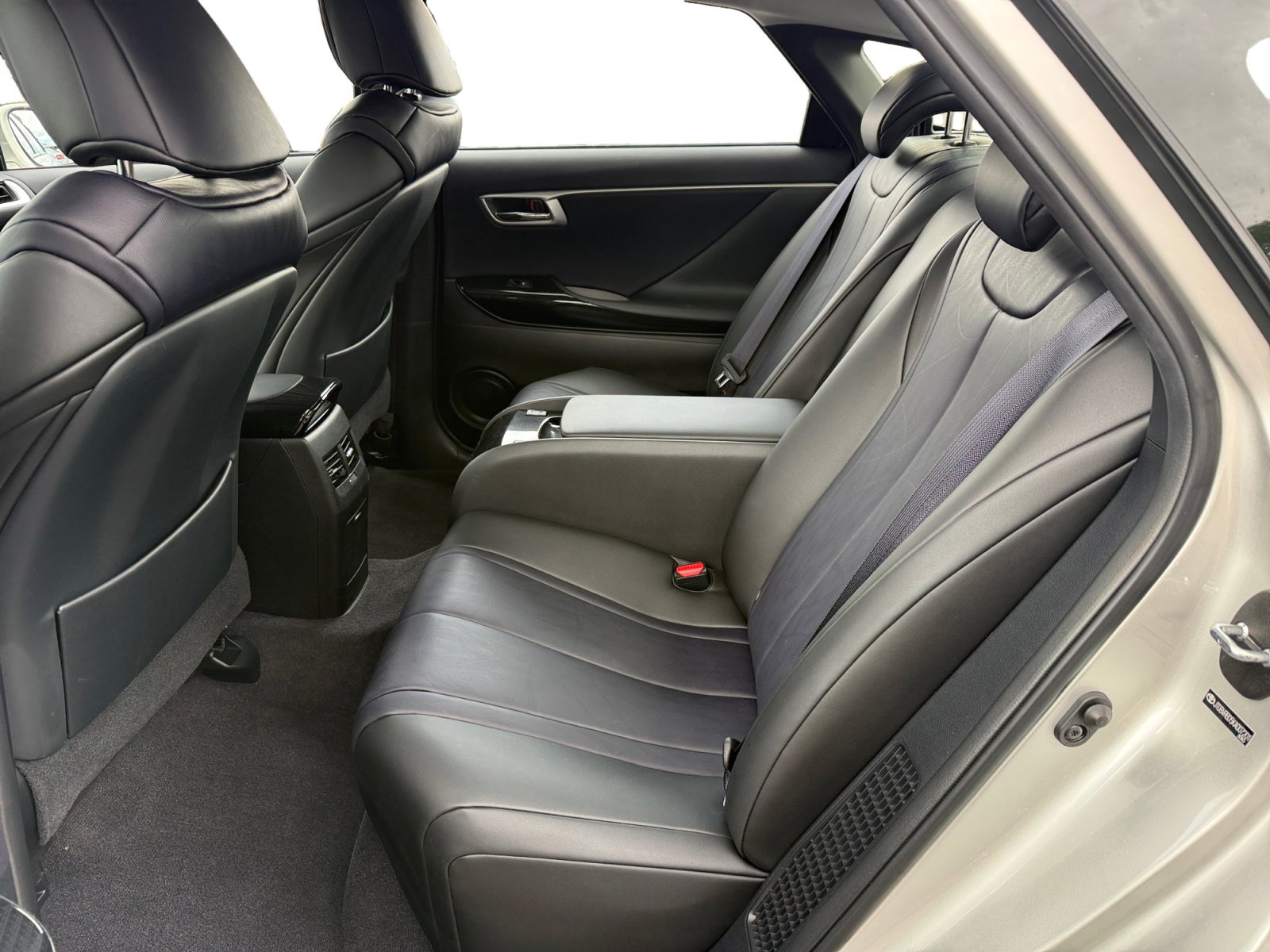 Used 2019 Toyota Mirai FWD image 16