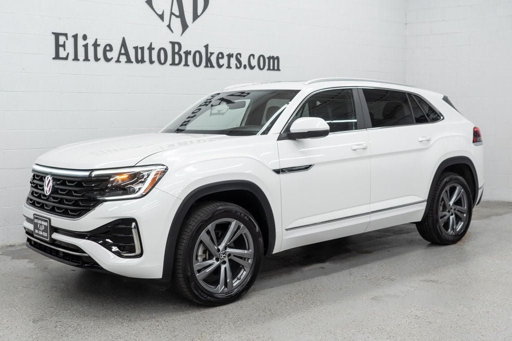 Used 2024 Volkswagen Atlas Cross Sport SEL R-Line AWD/4WD image 44