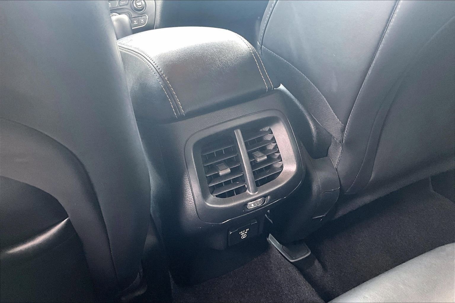 Used 2018 Jeep Cherokee Limited AWD/4WD image 33