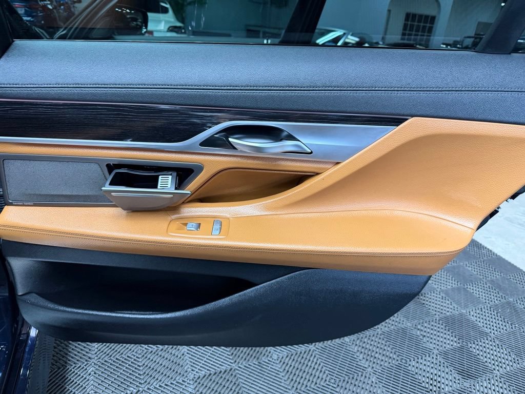 Used 2019 BMW 740i w/ M Sport Package RWD image 48