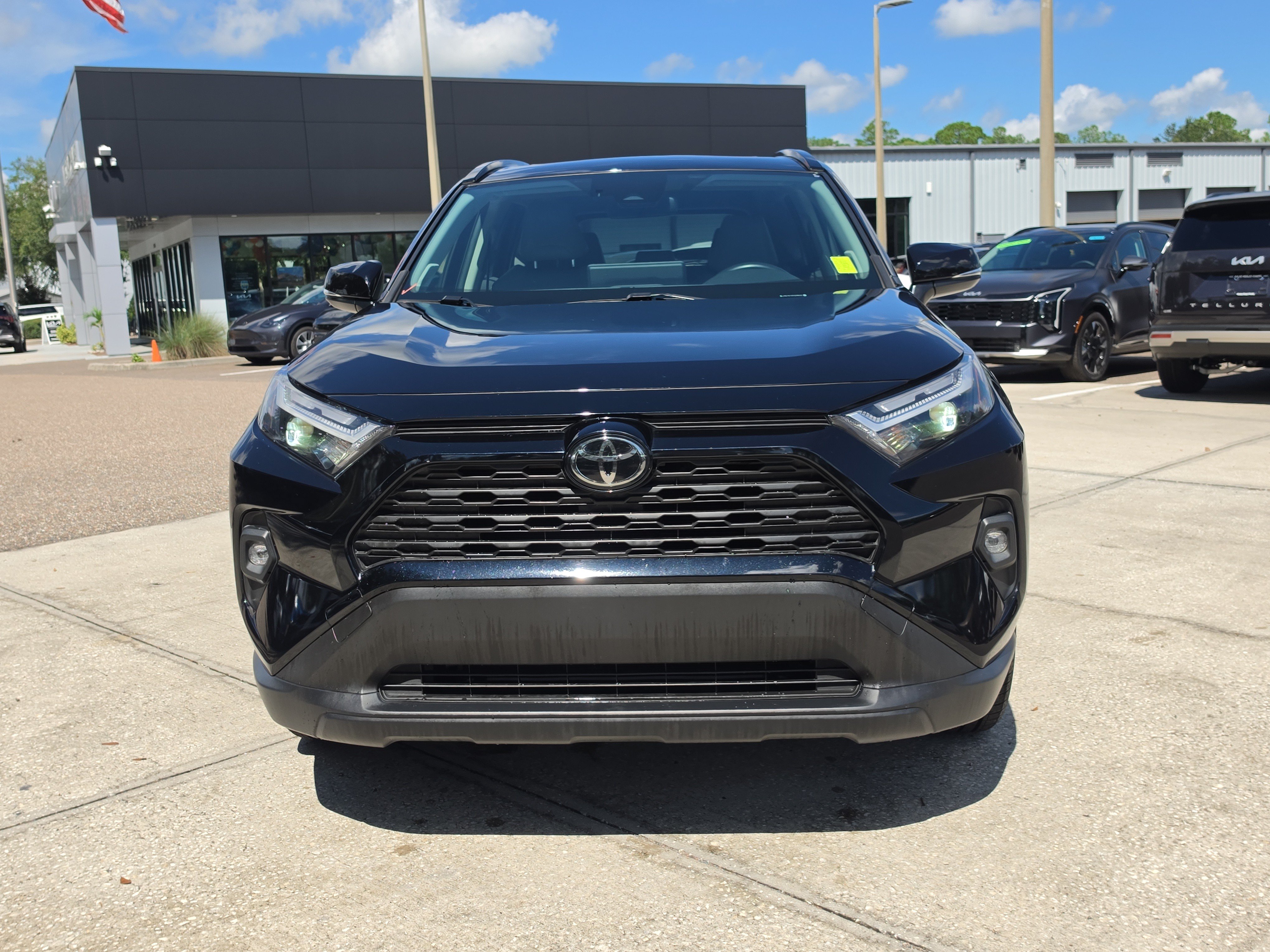 Used 2023 Toyota RAV4 XLE Premium FWD image 3