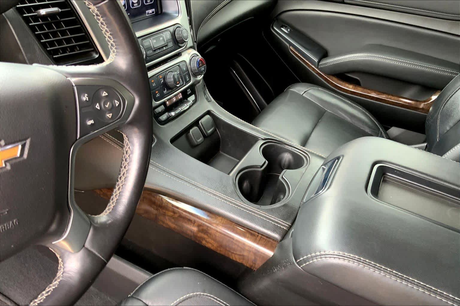 Used 2020 Chevrolet Suburban LT AWD/4WD image 16