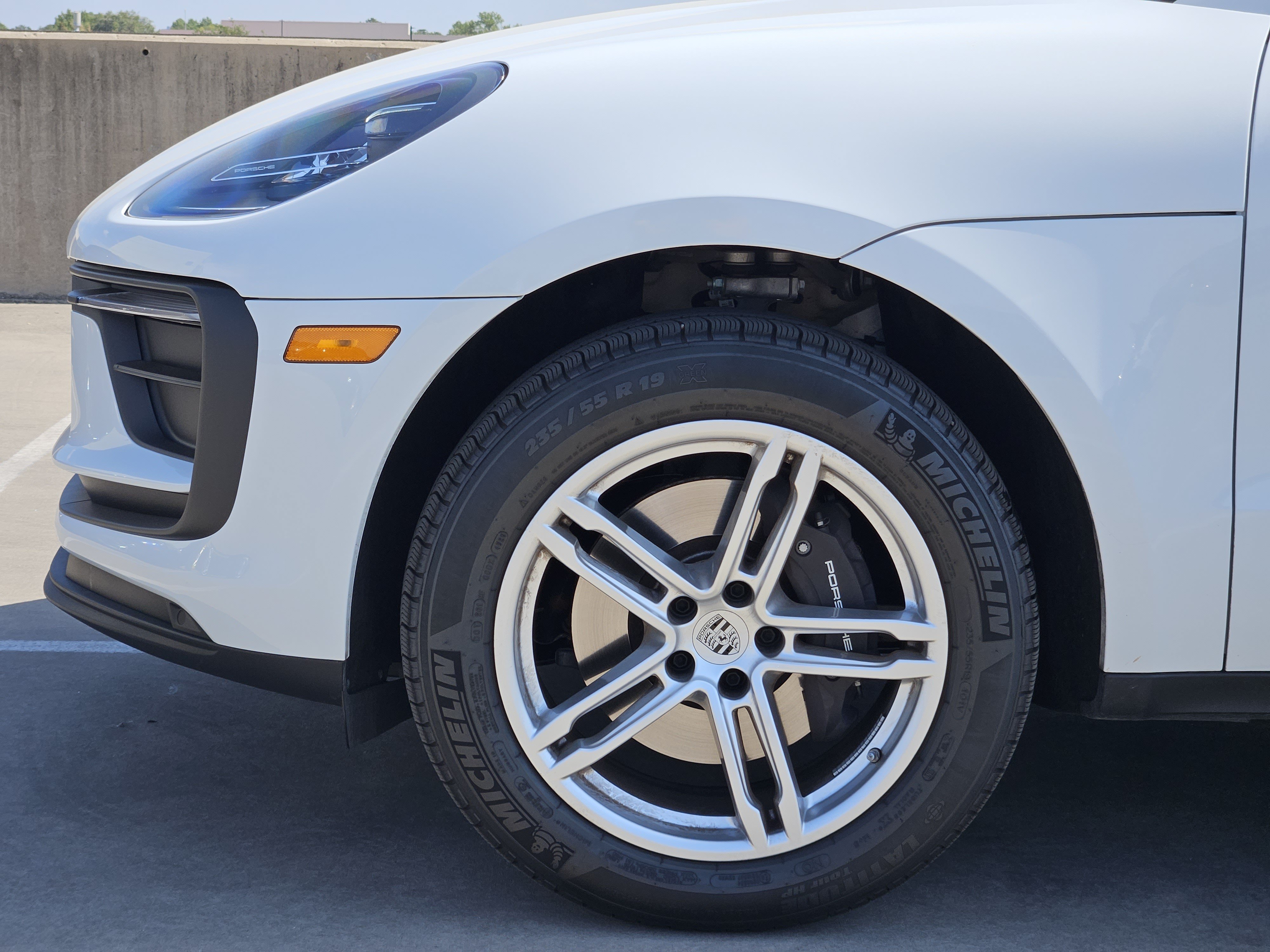 Certified 2026 Porsche Macan AWD/4WD image 13