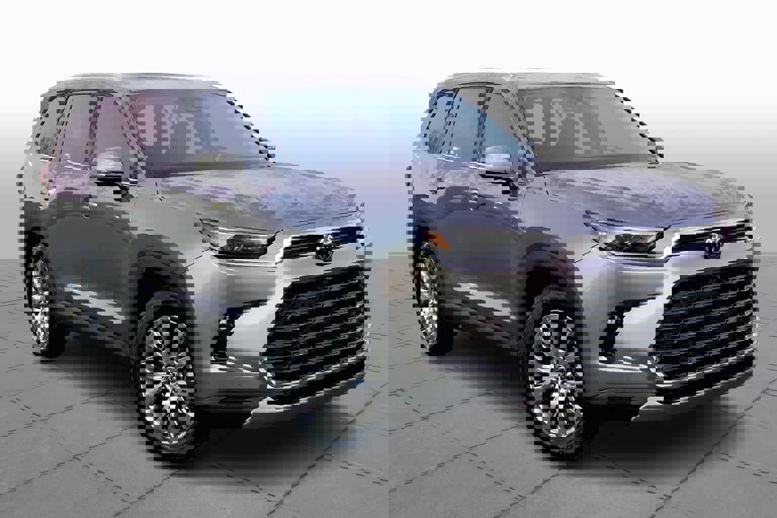 Used 2025 Toyota Grand Highlander FWD image 2