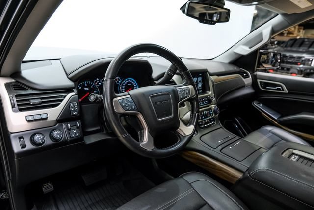 Used 2020 GMC Yukon Denali w/ Denali Premium Package AWD/4WD image 11