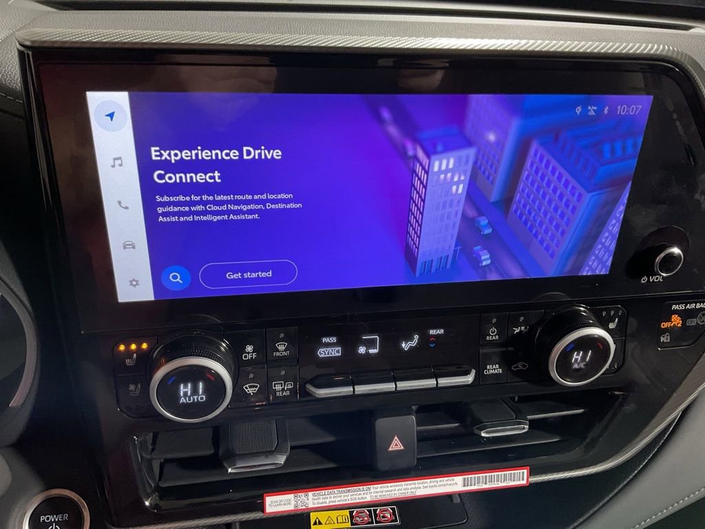 New 2026 Toyota Highlander Platinum image 3