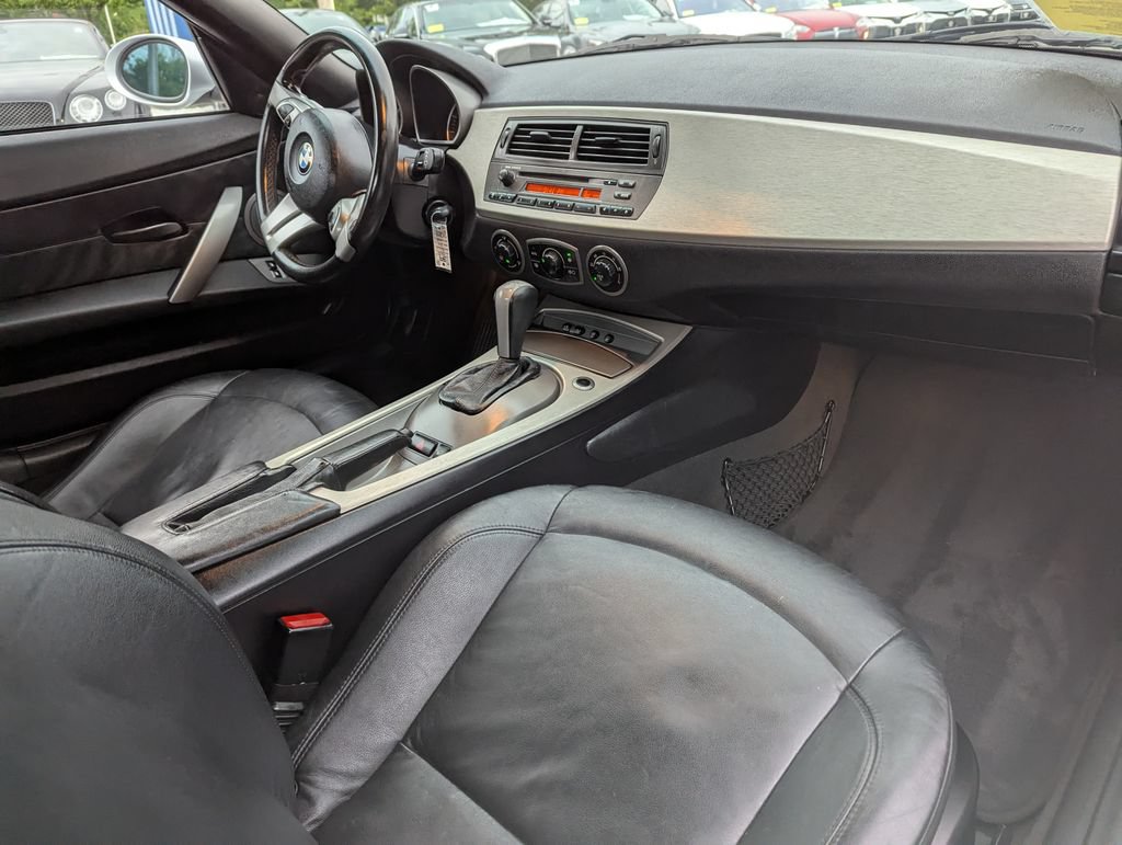 Used 2004 BMW Z4 3.0i RWD image 29