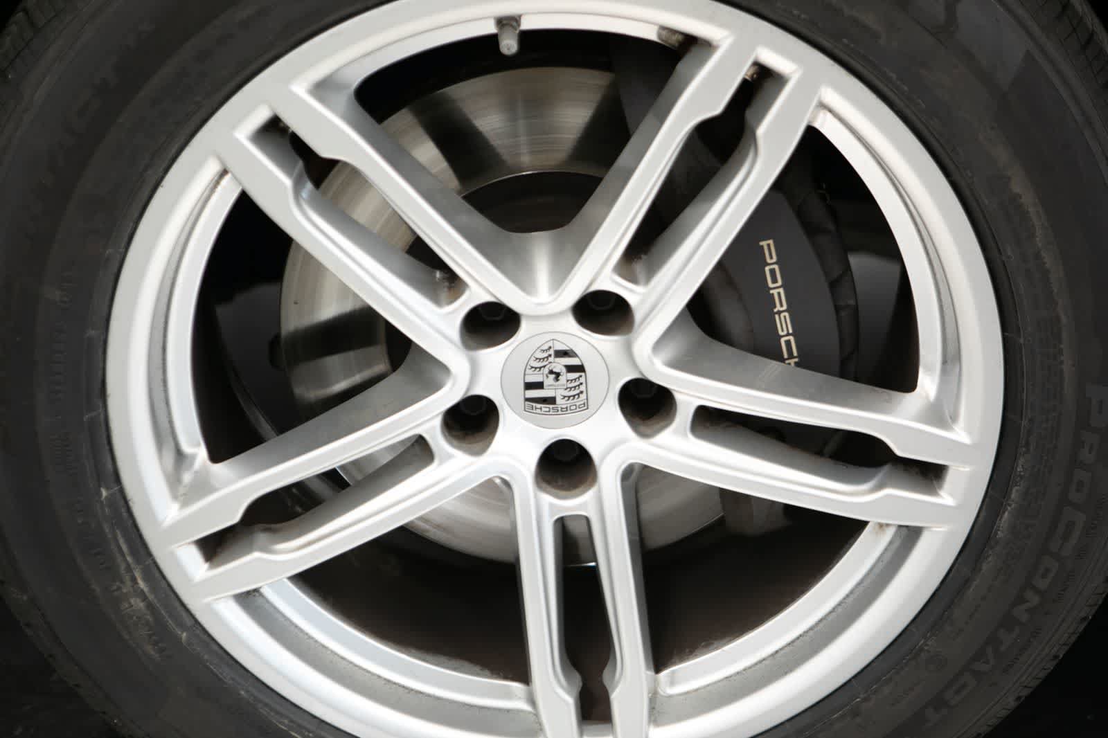 Certified 2023 Porsche Macan AWD/4WD image 11