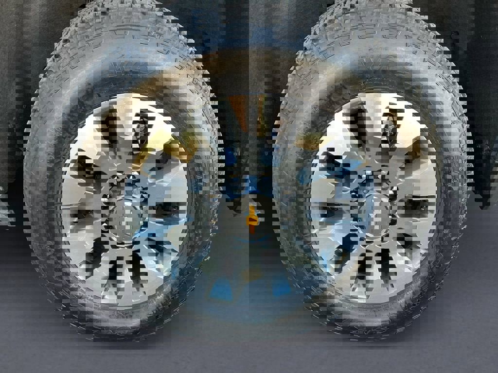 Used 2025 Chevrolet Silverado 2500 Custom w/ Custom Value Package image 9