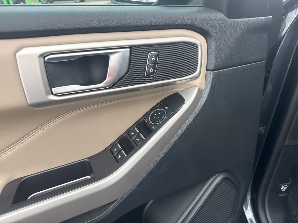 Used 2024 Ford Explorer XLT w/ Equipment Group 202A image 31