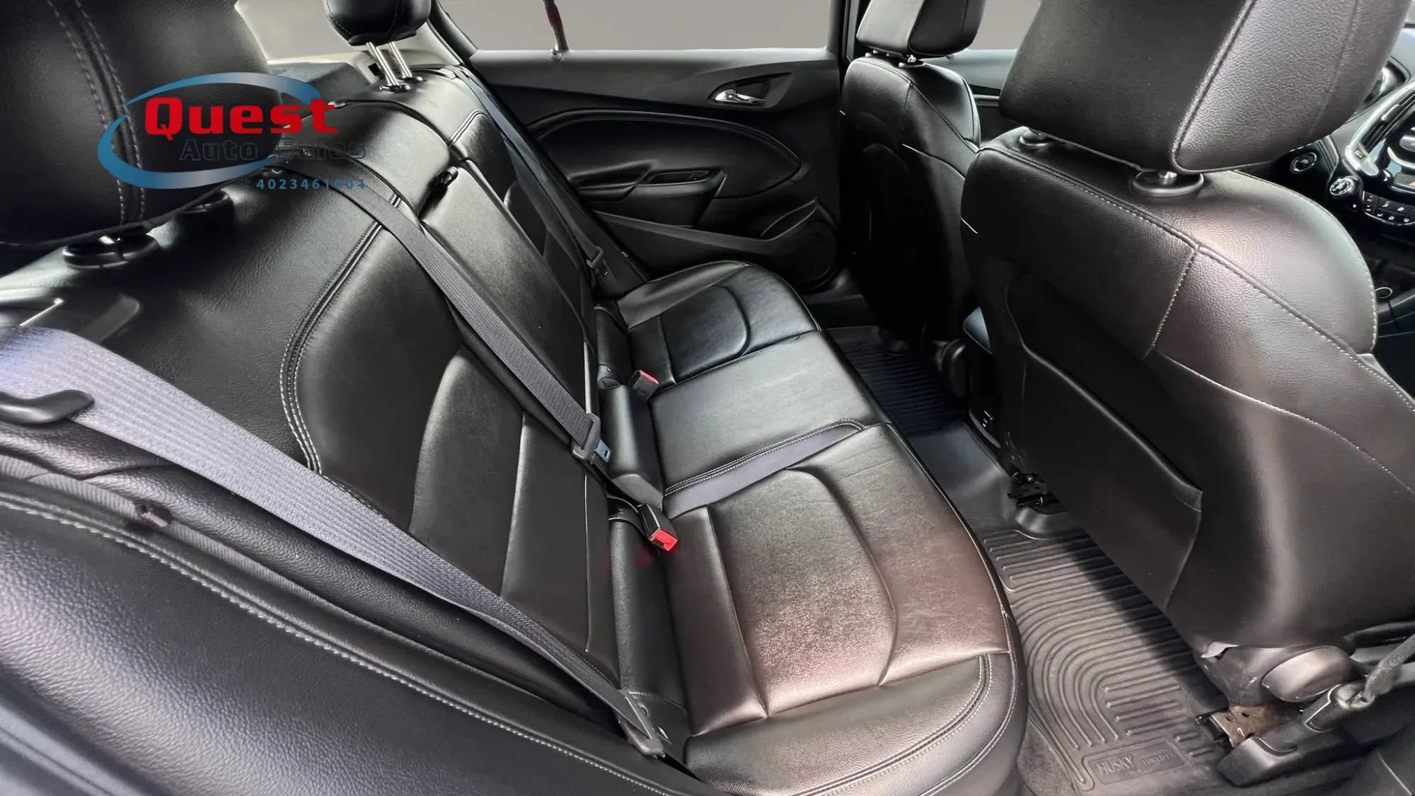 Used 2018 Chevrolet Cruze Premier FWD image 17