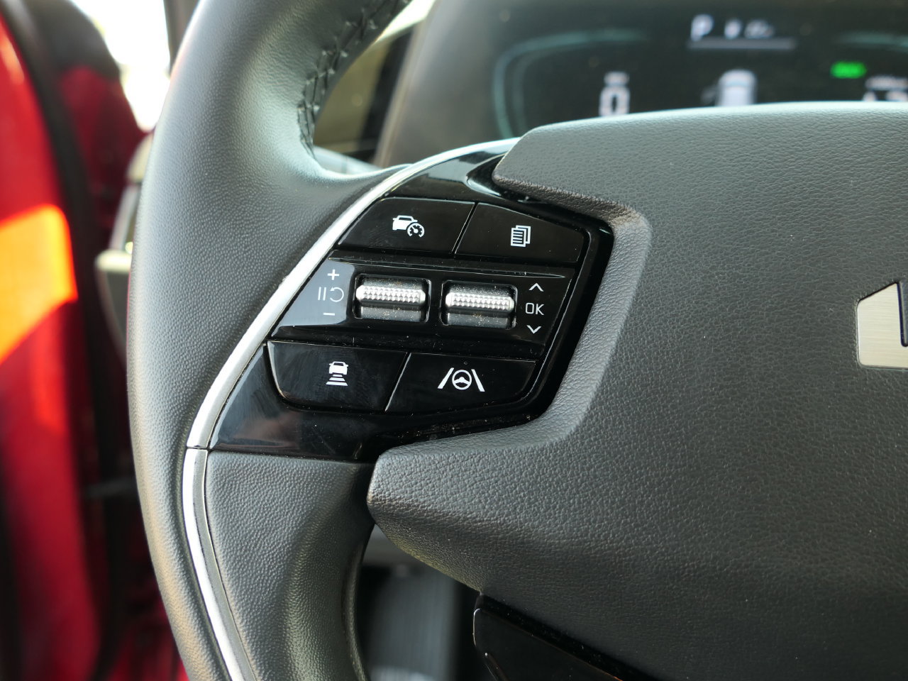 Certified 2024 Kia Niro EX FWD image 15