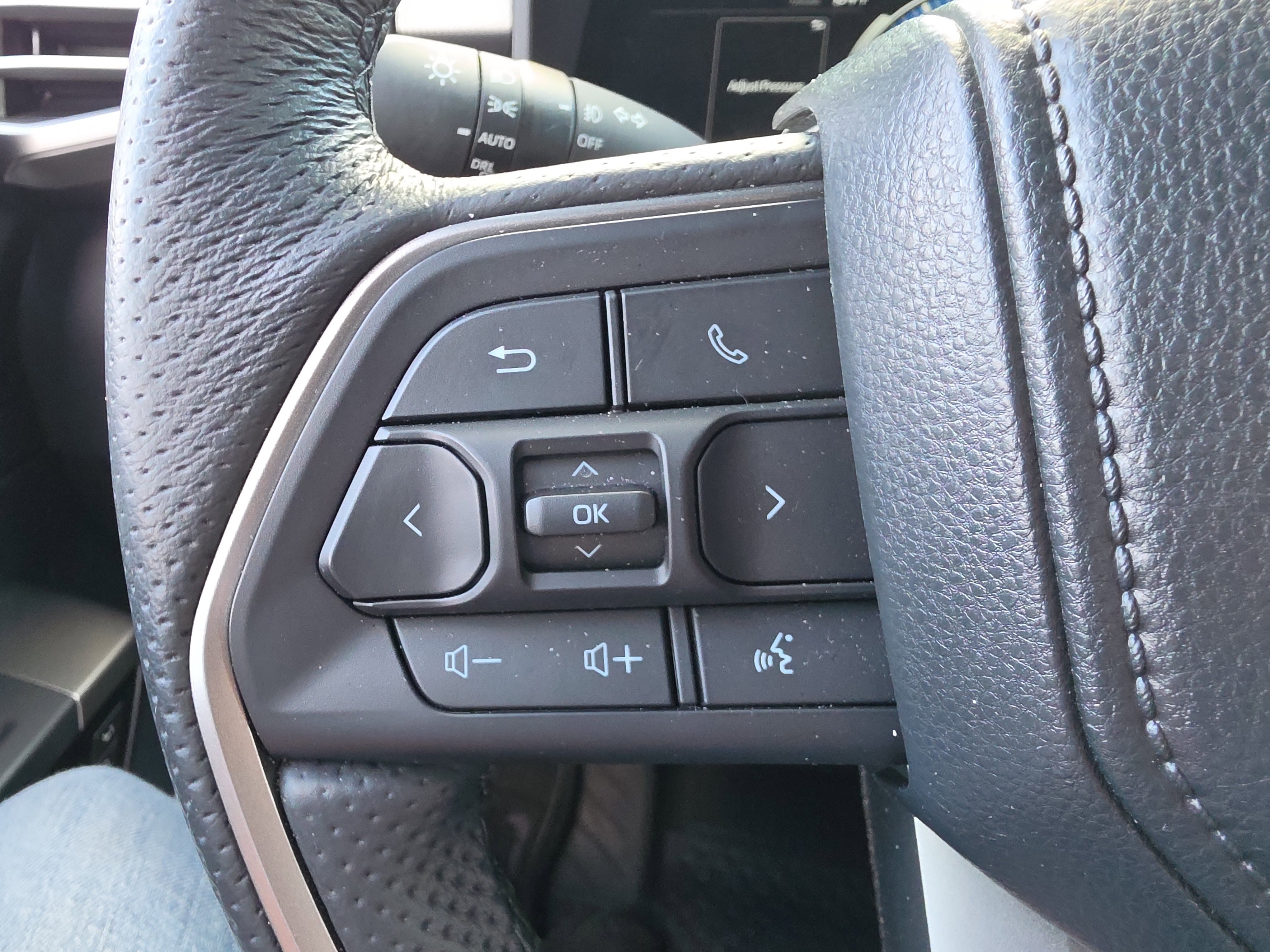 Used 2025 Toyota Sequoia Limited image 19