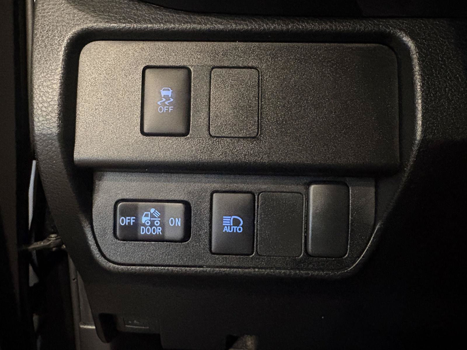 Used 2023 Toyota Tacoma SR5 AWD/4WD image 19