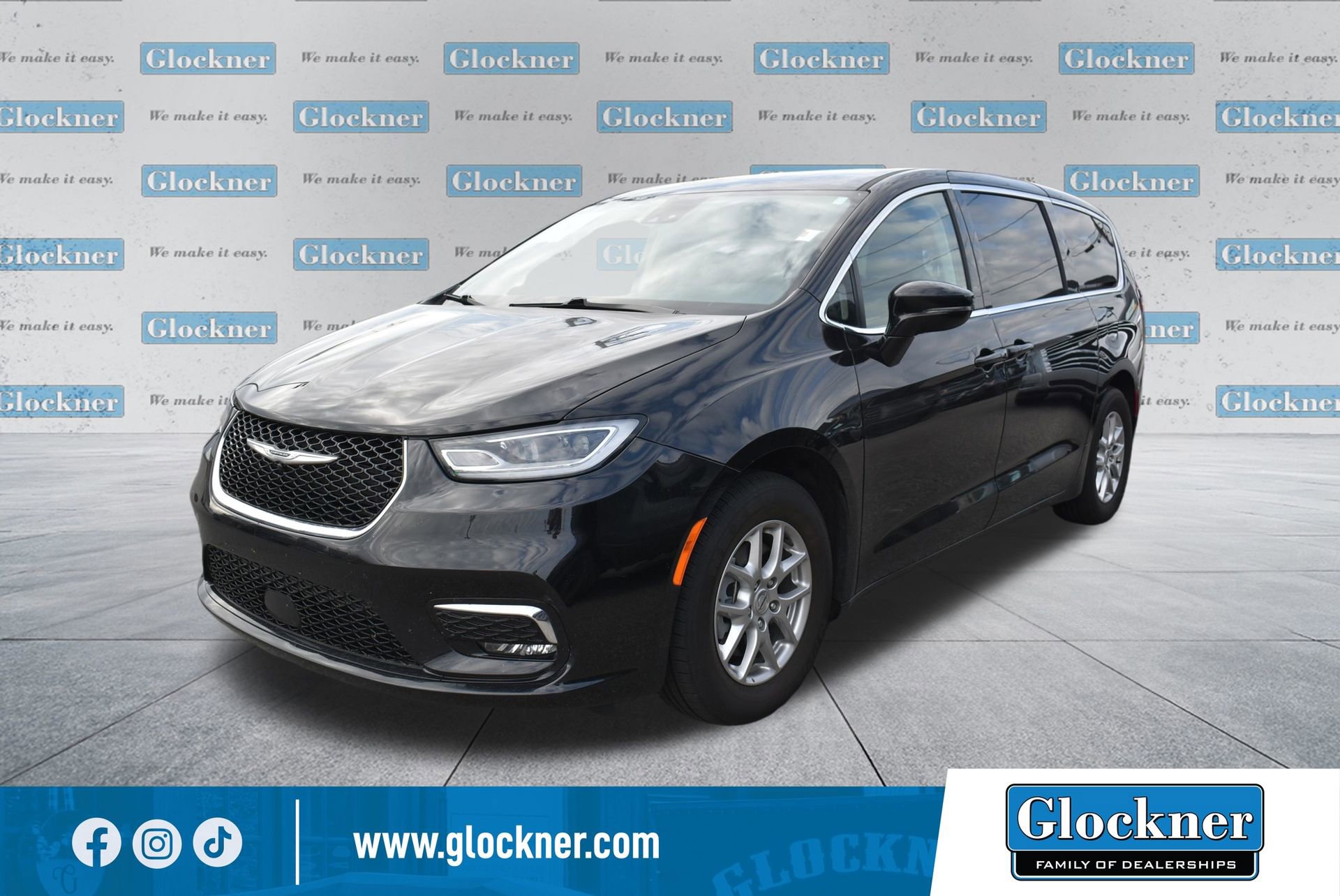 Used 2024 Chrysler Pacifica Touring-L image 1