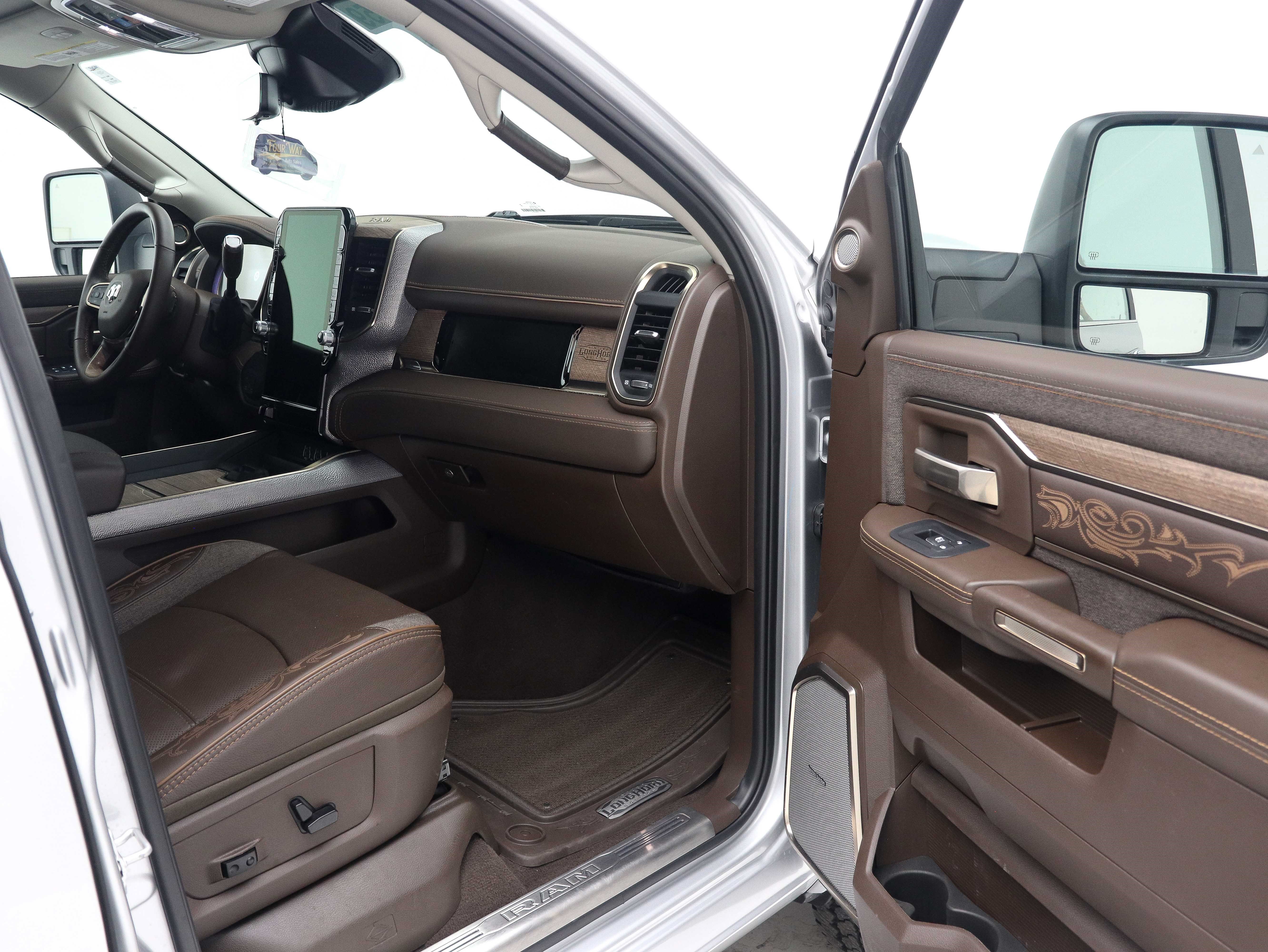 Used 2026 RAM 2500 Limited AWD/4WD image 14