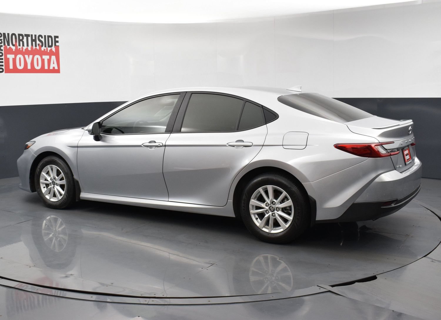 Used 2025 Toyota Camry LE w/ Convenience Package FWD image 2