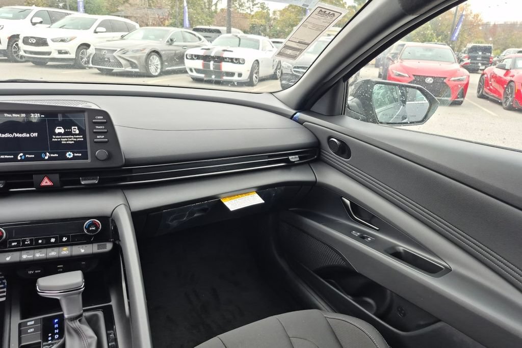 New 2026 Hyundai Elantra SEL Sport FWD image 19