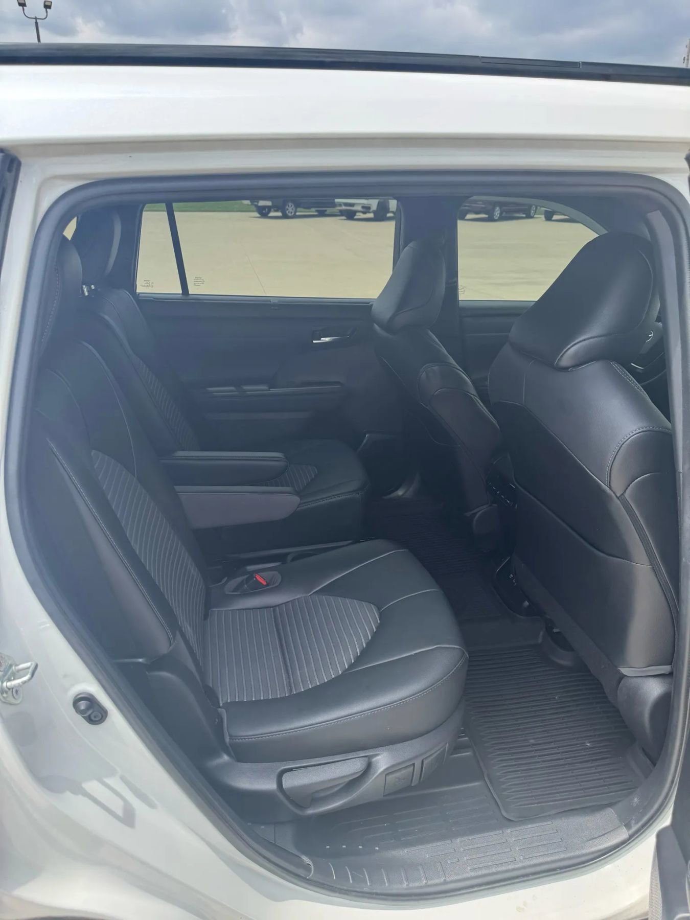Used 2021 Toyota Highlander XSE AWD/4WD image 20