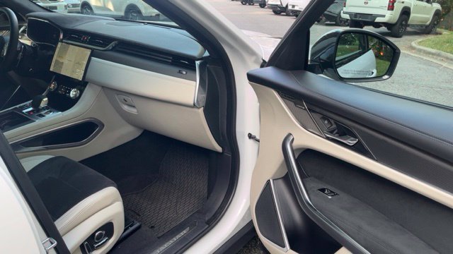 Certified 2023 Jaguar F-PACE SVR AWD/4WD image 10