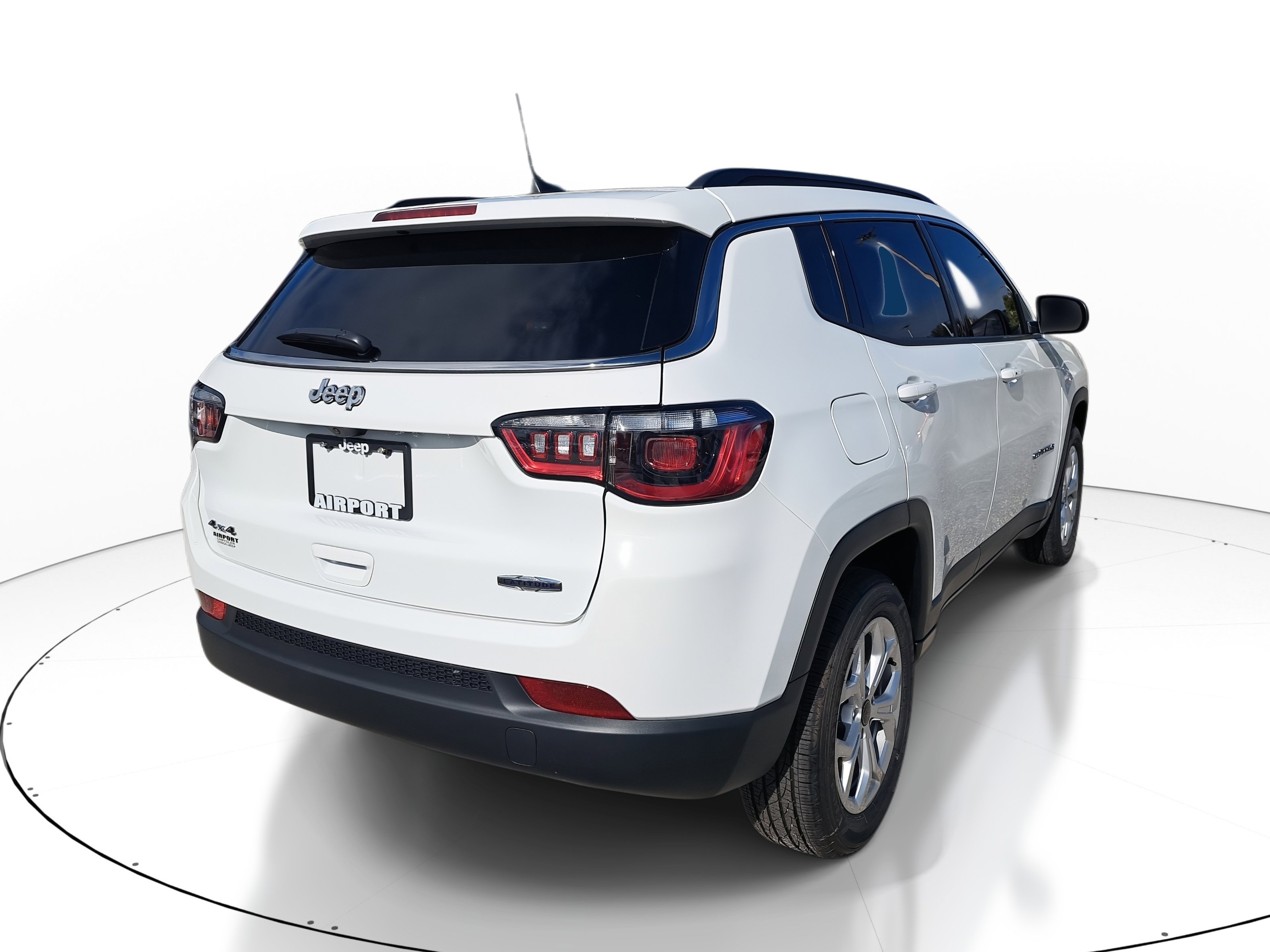 New 2026 Jeep Compass Latitude image 4
