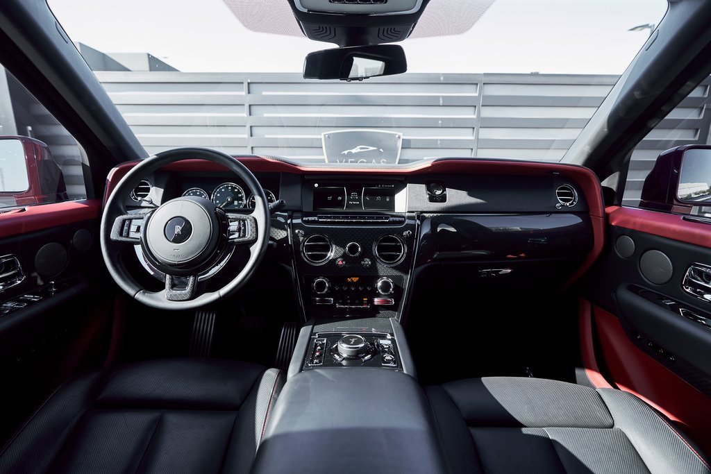 Used 2022 Rolls-Royce Cullinan Black Badge image 56