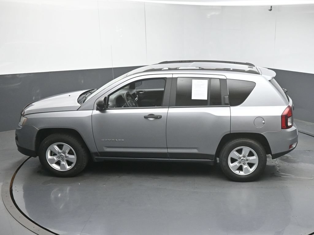 Used 2016 Jeep Compass Sport FWD image 41