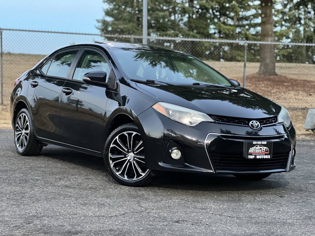 Used 2015 Toyota Corolla S FWD image 2