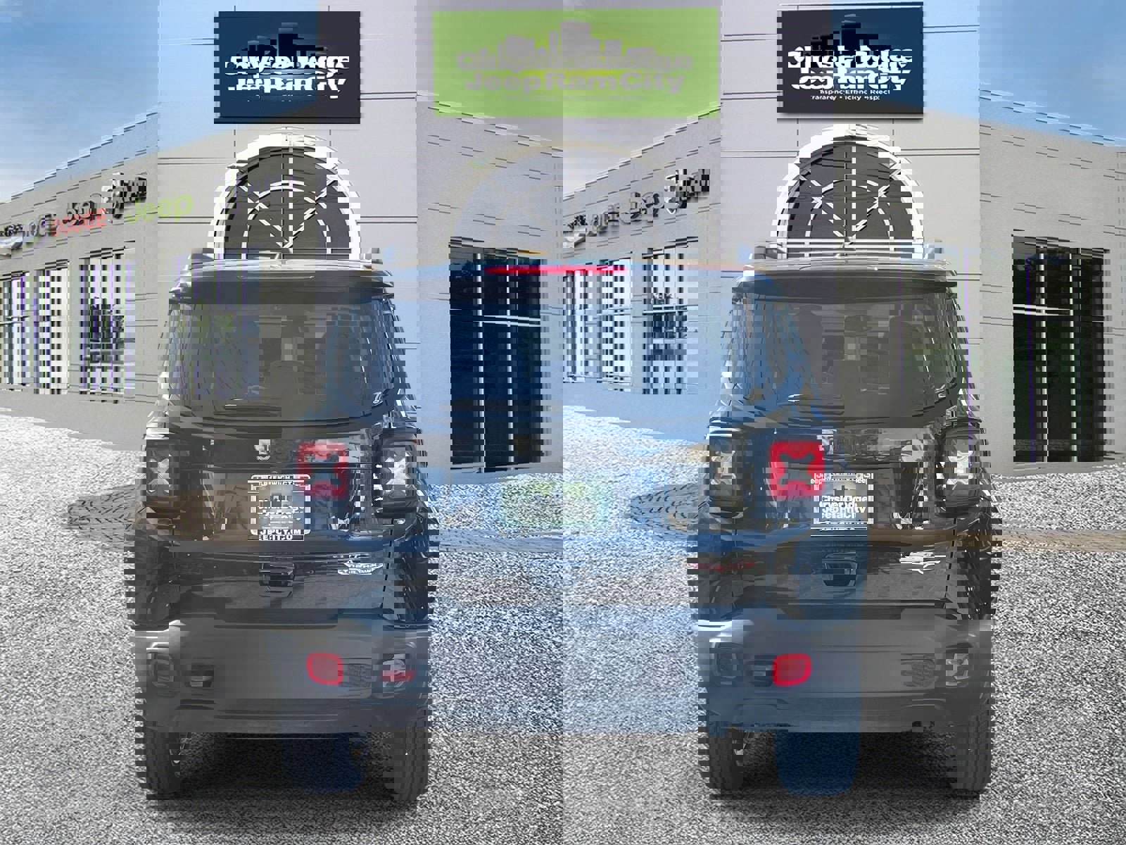 Used 2023 Jeep Renegade Trailhawk image 7