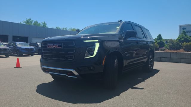 Certified 2025 GMC Yukon AT4 Ultimate AWD/4WD image 3