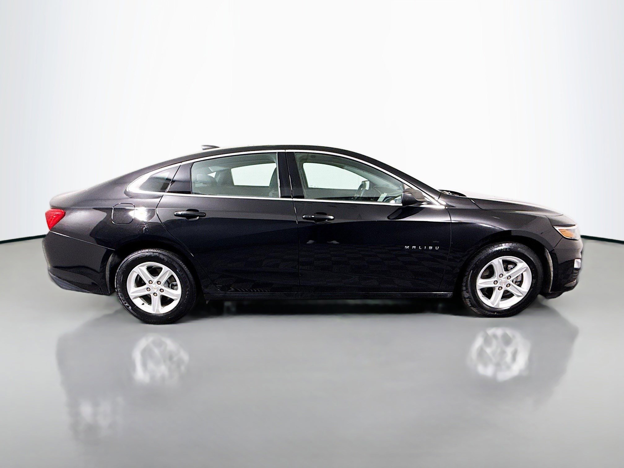 Used 2023 Chevrolet Malibu LS FWD image 11