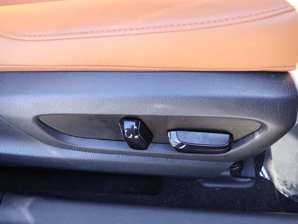 Used 2019 Lexus UX 200 image 34