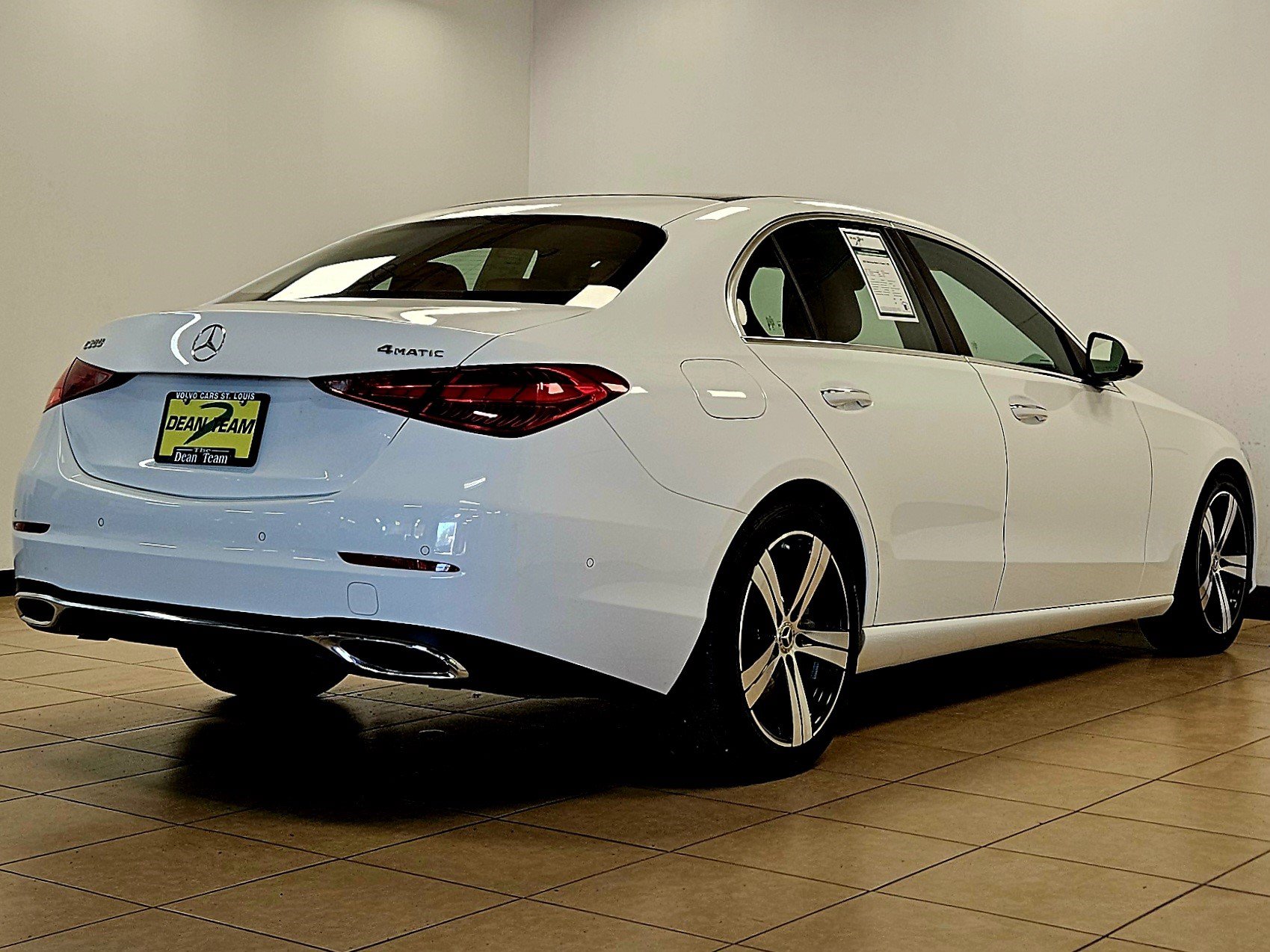 Used 2025 Mercedes-Benz C 300 4MATIC Sedan image 4