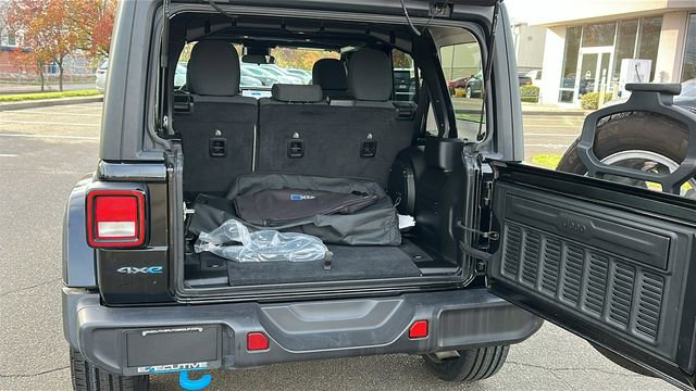 Used 2024 Jeep Wrangler Unlimited w/ Convenience Group image 25