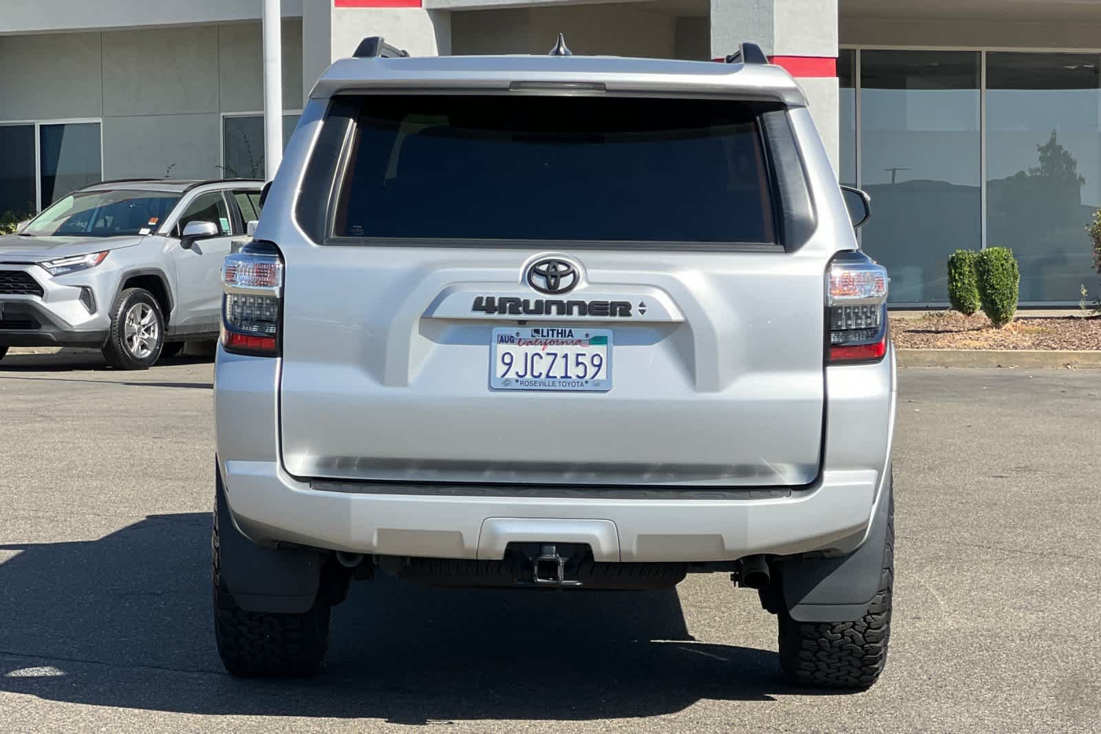 Used 2022 Toyota 4Runner SR5 AWD/4WD image 8