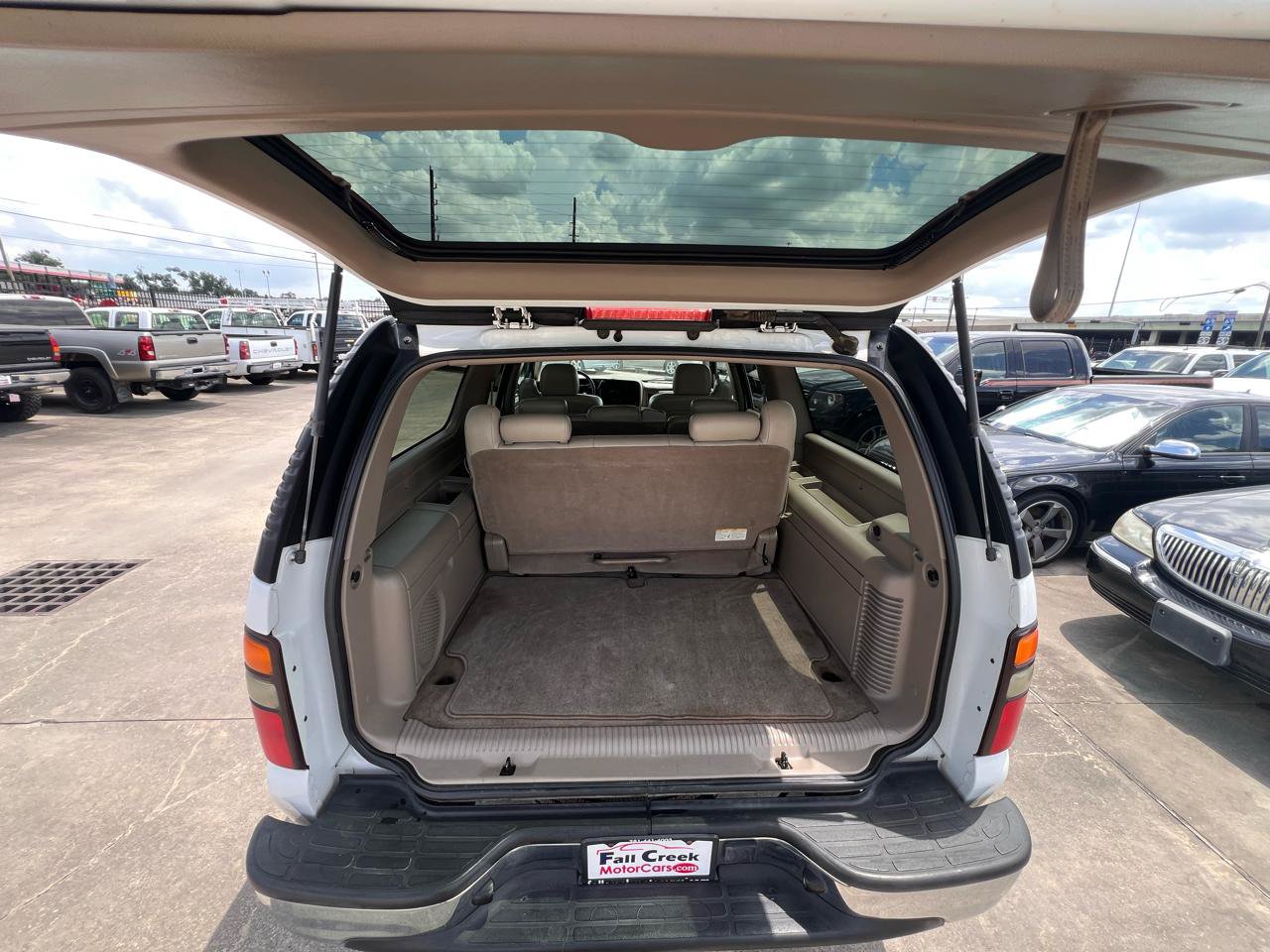 Used 2004 GMC Yukon XL SLT w/ Preferred Equipment Group RWD image 48