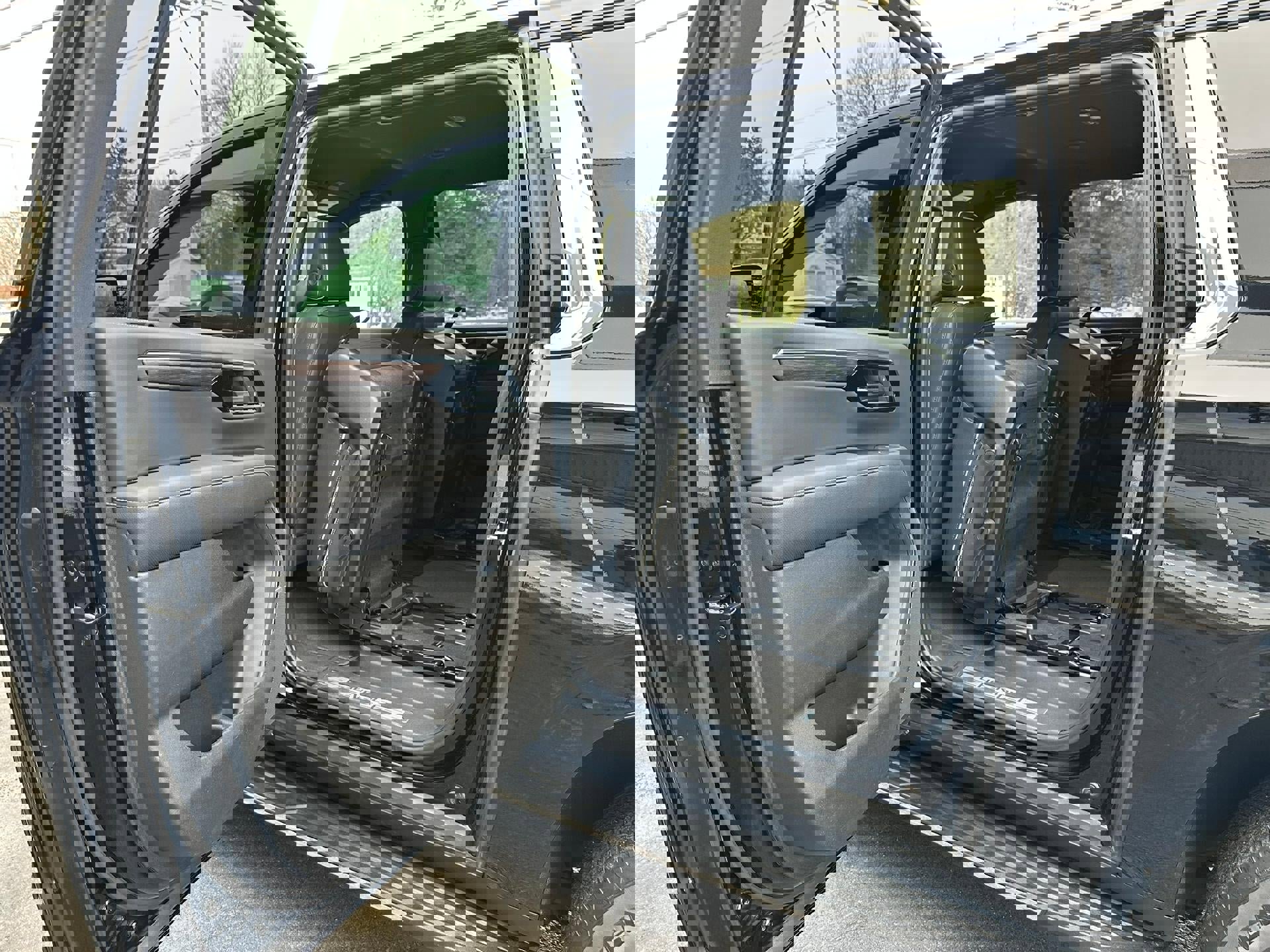 Certified 2025 Chevrolet Suburban Premier image 44