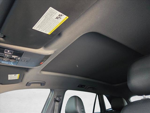 Used 2020 Volkswagen Atlas Cross Sport SE w/ Panoramic Sunroof Package FWD image 12