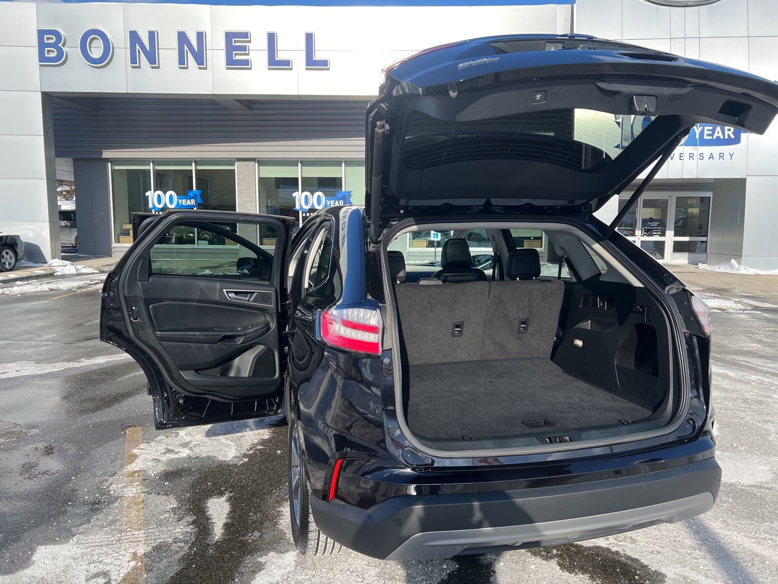 Used 2024 Ford Edge SEL w/ Convenience Package image 9